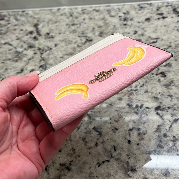 Coach Skinny ID Case with Banana Print EUC - Picture 6 of 10